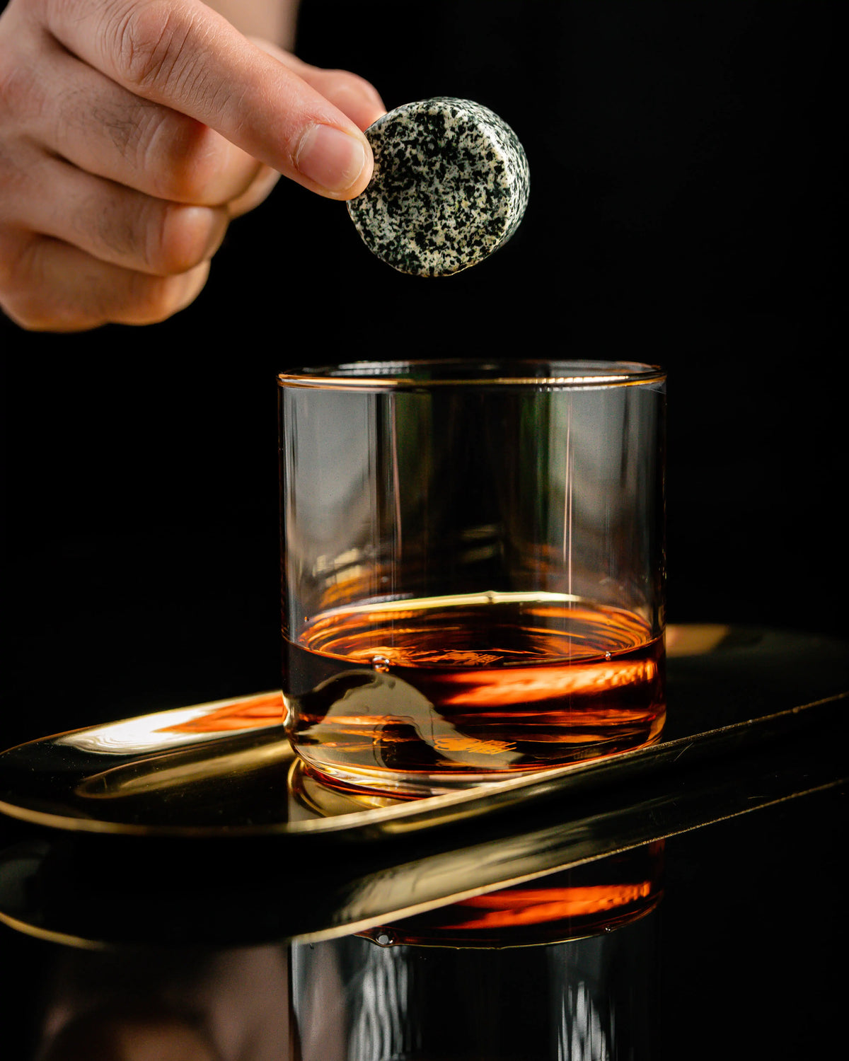 The Connoisseur's Set - Whiskey Stones & Twist Glass Edition Mimarta