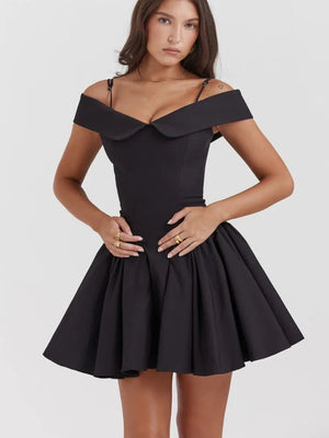 Elegant Black Pleated Women Mini Rieworkes