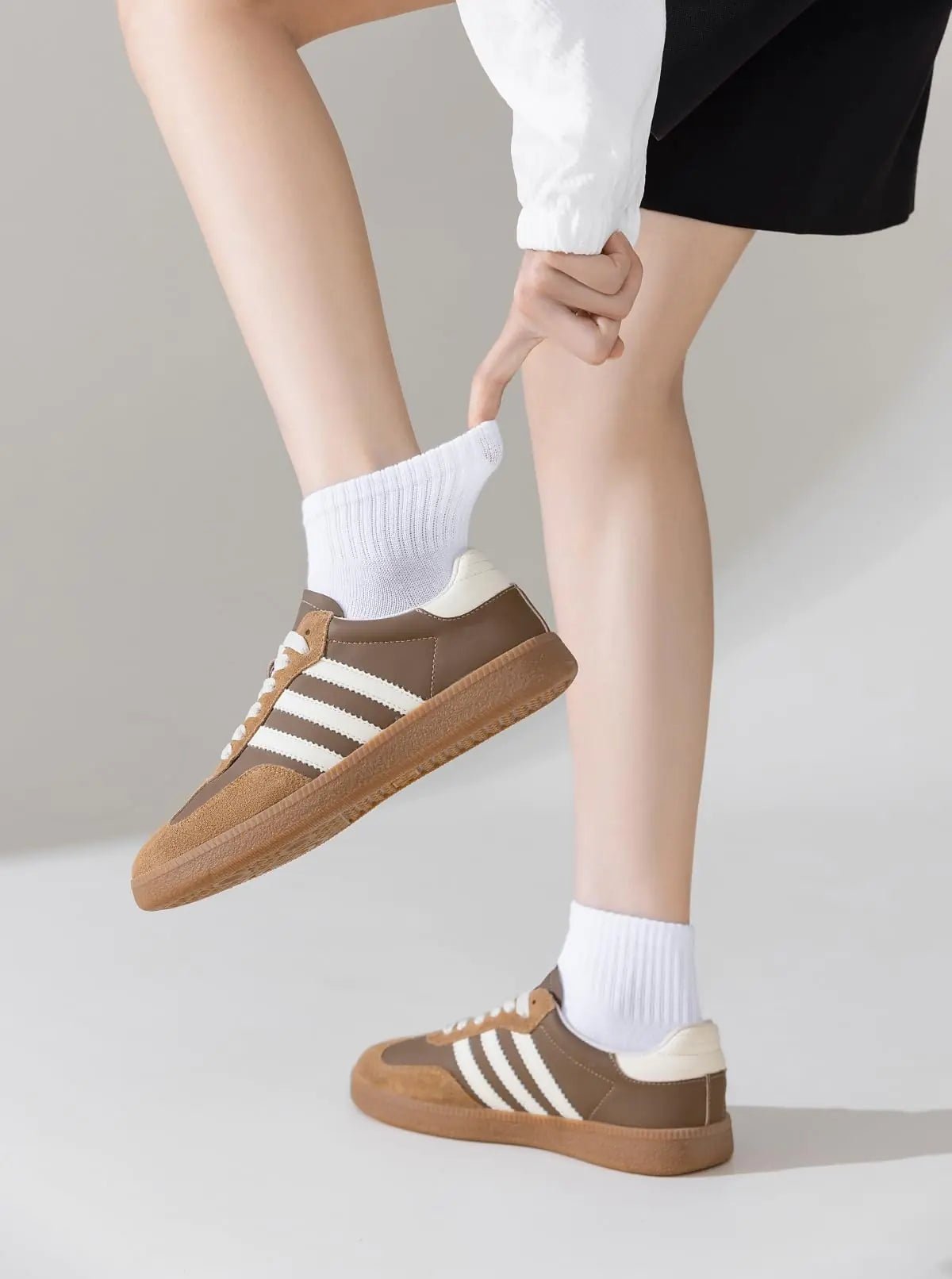 ACCFOD Womens Ankle Socks Thin Cotton Gym Socks Athletic Mini Crew Socks 5 Pairs 5 - 9 White &amp; Black - Rieworkes