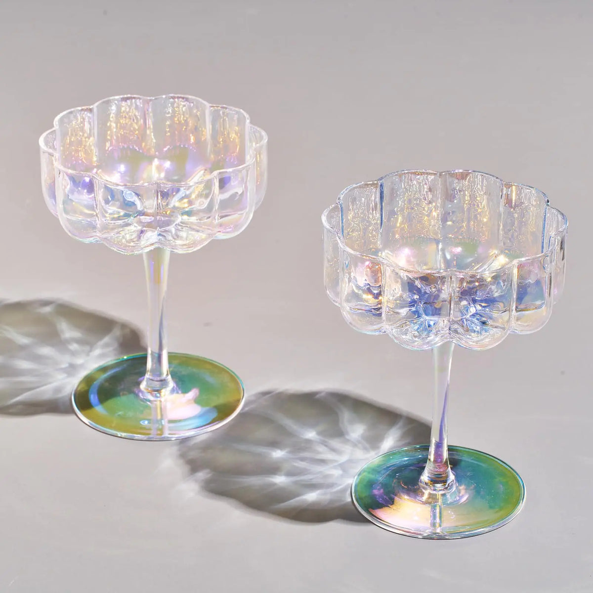 Khen Flower Vintage Wavy Glass Coupes Martini Champagne &amp; Cocktail Coupes - Set of 2 - 7oz Colorful Cocktail Glasses &amp; Champagne Prosecco Mimosa Glassware Copyright Design - Iridescent Mimarta